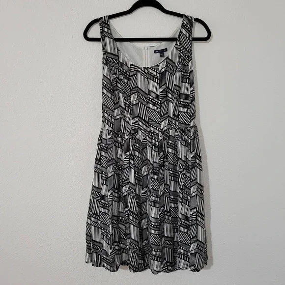 Gap Sleeveless Geometric Print Dress - Picture 1 of 8